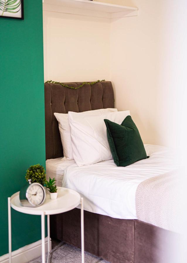 Comfortable House In Nuneaton Sleeps5 Free Parking Good Amenites Extérieur photo
