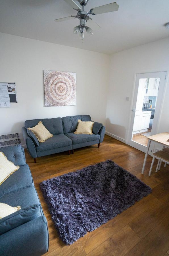 Comfortable House In Nuneaton Sleeps5 Free Parking Good Amenites Extérieur photo